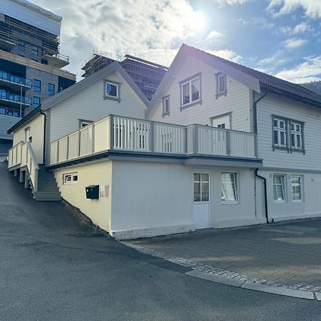 דירות Charming House In The Harbour Of Jørpeland מראה חיצוני תמונה